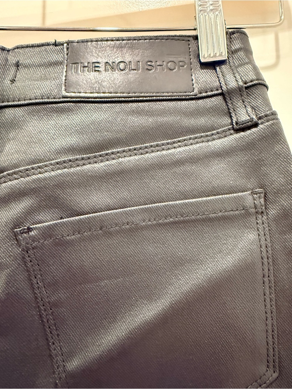 The Noli Shop Aria Coated Flare Jean Black SZ 27 - Picture 6 of 11